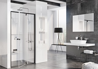 RAVAK: industrialna aranżacja łazienki dzięki kabinie prysznicowej PIVOT Black